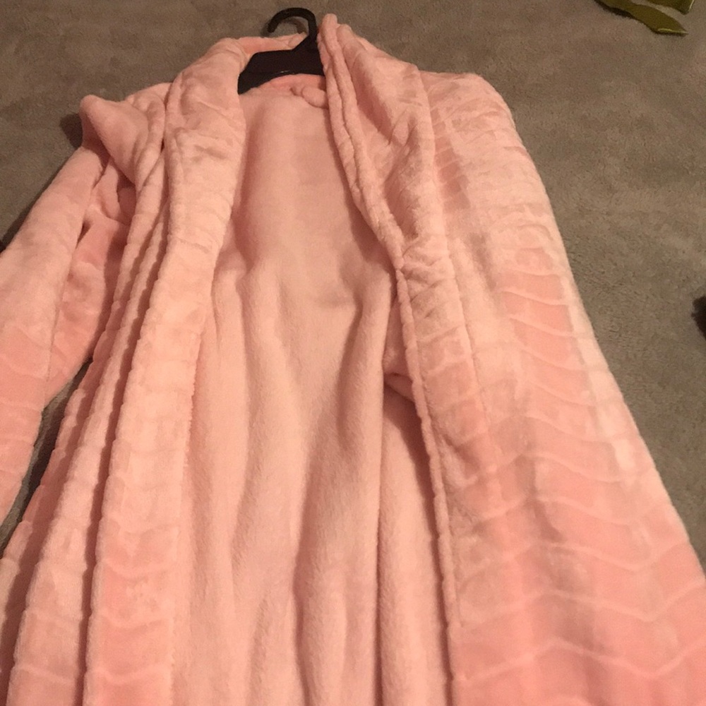 Light pink bath rob